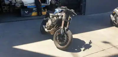 Véhicule à la ferraille HONDA                                              CB HORNET                                                                                                                                                                                                                                                  CB 600 F HORNET (PC34)                                                                                                                                                                                                                                     de l'année 2022 alimenté RH01E