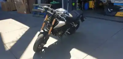 Véhicule à la ferraille honda                                              cb hornet                                                                                                                                                                                                                                                  cb 600 f hornet (pc34)                                                                                                                                                                                                                                     de l'année 2022 alimenté rh01e