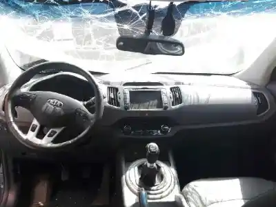 Veicolo di demolizione kia sportage drive 4x2 dell'anno 2015 alimentato 