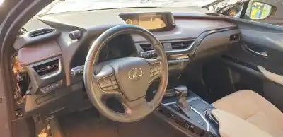 Veicolo di demolizione lexus ux (za10) 250h e-four dell'anno 2019 alimentato m20a