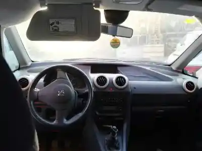 Véhicule à la ferraille peugeot 1007 sport de l'année 2005 alimenté kfv