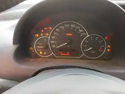 Véhicule à la ferraille peugeot 1007 sport de l'année 2005 alimenté kfv