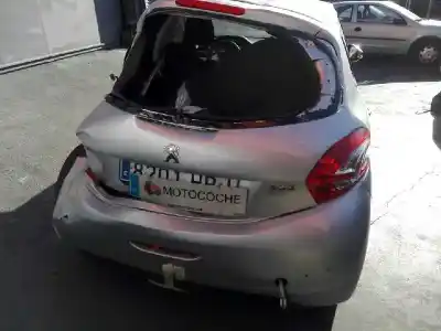 Sloopvoertuig peugeot 208 allure van het jaar 2013 aangedreven 9hp