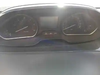 Sloopvoertuig peugeot 208 allure van het jaar 2013 aangedreven 9hp