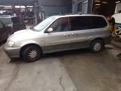 Veículo de Sucata kia carnival td ls do ano 2000 alimentado j3