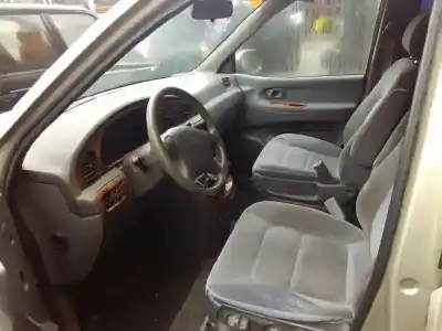 Veículo de Sucata kia carnival td ls do ano 2000 alimentado j3
