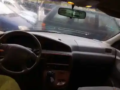 Veículo de Sucata kia carnival td ls do ano 2000 alimentado j3