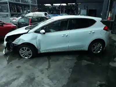 Vehicul casat kia cee´d concept al anului 2015 alimentat d4fc