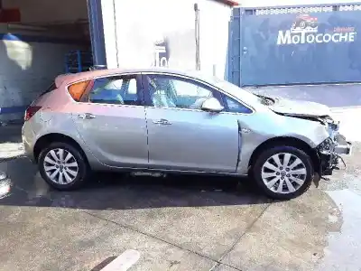 Veículo de Sucata OPEL ASTRA J LIM. Excellence do ano 2013 alimentado A20DTH