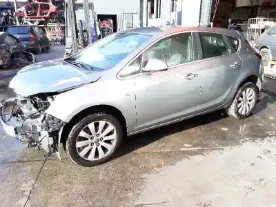 Sloopvoertuig opel astra j lim. excellence van het jaar 2013 aangedreven a20dth