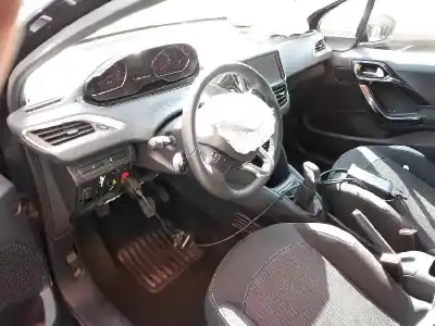 Veículo de Sucata peugeot 208 style do ano 2015 alimentado hmz