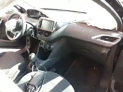 Veículo de Sucata peugeot 208 style do ano 2015 alimentado hmz