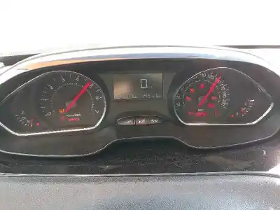 Veículo de Sucata peugeot 208 style do ano 2015 alimentado hmz