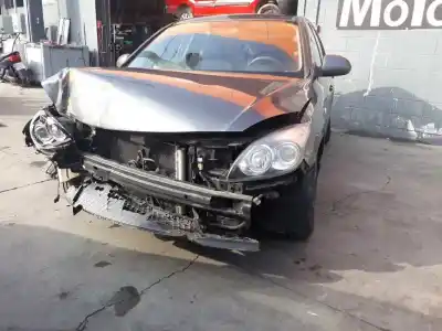 Veículo de Sucata hyundai i30 (gd) classic do ano 2011 alimentado d4fb