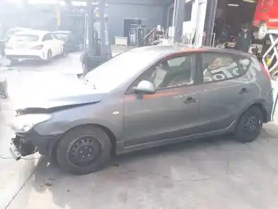 Veículo de Sucata hyundai i30 (gd) classic do ano 2011 alimentado d4fb