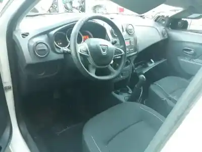 Veículo de Sucata dacia sandero ambiance do ano 2017 alimentado b4db4