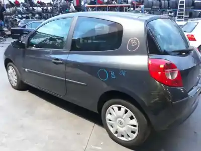Veículo de Sucata renault clio iii confort dynamique do ano 2006 alimentado d4f740