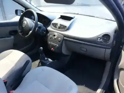 Veículo de Sucata renault clio iii confort dynamique do ano 2006 alimentado d4f740