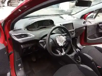 Veículo de Sucata peugeot 208 active do ano 2012 alimentado 9hp