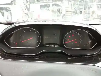 Veículo de Sucata peugeot 208 active do ano 2012 alimentado 9hp