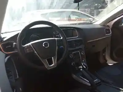 Veículo de Sucata volvo v40 momentum do ano 2018 alimentado b4154t5