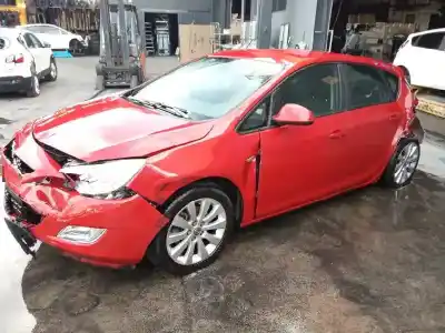 Veículo de Sucata opel astra j lim. enjoy do ano 2010 alimentado a17dtr