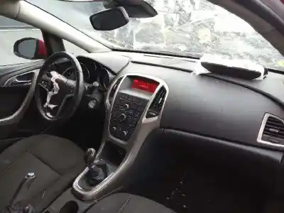 Veículo de Sucata opel astra j lim. enjoy do ano 2010 alimentado a17dtr