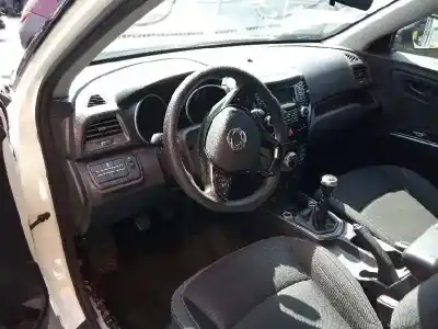 Здавання транспортного засобу ssangyong xlv 1.6 cat 128 cv / 94 kw року 2017 потужний 173910