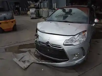 Sloopvoertuig citroen ds3 graphic art van het jaar 2013 aangedreven 9h06