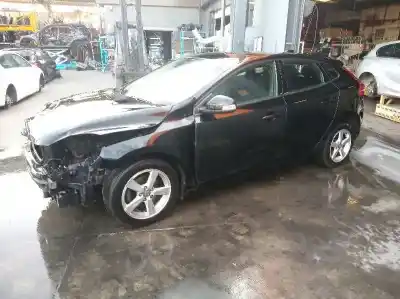 Scrapping Vehicle volvo v40 kinetic of the year 2013 powered d4162t