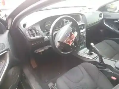 Scrapping Vehicle volvo v40 kinetic of the year 2013 powered d4162t