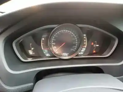 Scrapping Vehicle volvo v40 kinetic of the year 2013 powered d4162t