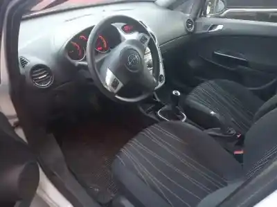 Veicolo di demolizione opel corsa d corsavan dell'anno 2009 alimentato z13dtj