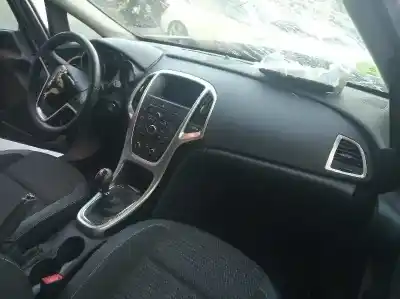 Veículo de Sucata opel astra j lim. selective do ano 2015 alimentado b16dtl