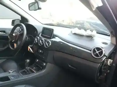 Veículo de Sucata mercedes-benz clase b (w246) 1.5 cdi cat do ano 2014 alimentado k9k