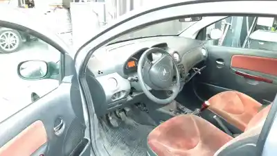 Veículo de Sucata citroen c2 empresa do ano 2004 alimentado bhz