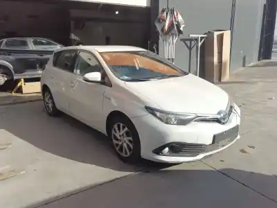 Veículo de Sucata toyota auris (_e18_) 1.8 hybrid (zwe186_) do ano 2017 alimentado 2zr-fxe