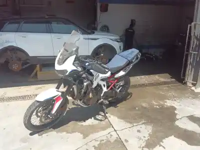 Veículo de Sucata honda crf crf 1100 l africa twin dct do ano 2022 alimentado sd08e