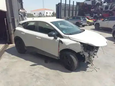 Veicolo di demolizione RENAULT CAPTUR II (HF_) TCE 160 (HFN1) dell'anno 2023 alimentato H4DF4