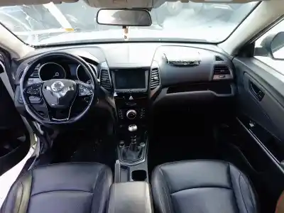 Здавання транспортного засобу ssangyong xlv suv e-xgi 160 року 2018 потужний 173910
