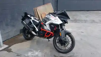 Veículo de Sucata KTM SUPER ADVENTURE 1290 SUPER ADVENTURE S do ano 2024 alimentado 