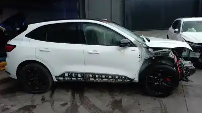 Veículo de Sucata FORD KUGA III (DFK)  do ano 2023 alimentado BGDA