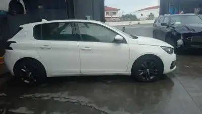 Veículo de Sucata PEUGEOT 308 II (LB_, LP_, LW_, LH_, L3_)  do ano 2018 alimentado BH02