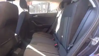 Sloopvoertuig volkswagen t-roc (a11, d11) 1.0 tsi van het jaar 2021 aangedreven dlaa