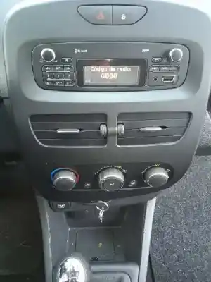 Sloopvoertuig renault clio iv authentique van het jaar 2014 aangedreven k9k612