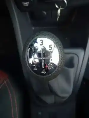 Sloopvoertuig renault clio iv authentique van het jaar 2014 aangedreven k9k612