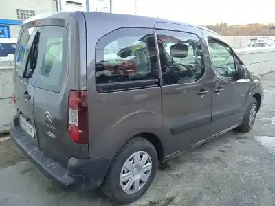 Veículo de Sucata citroen berlingo station wagon live edition do ano 2016 alimentado bh02