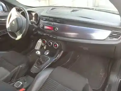 Veículo de Sucata alfa romeo giulietta (191) distinctive do ano 2011 alimentado 940a5000