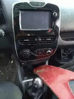 Veículo de Sucata renault clio iv technofeel do ano 2014 alimentado h4b400