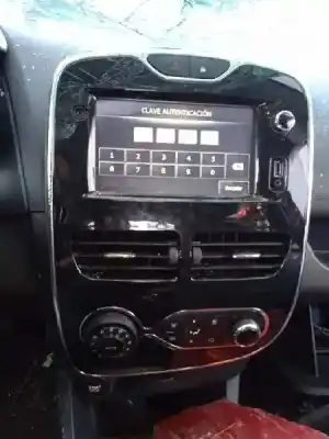 Veículo de Sucata renault clio iv technofeel do ano 2014 alimentado h4b400